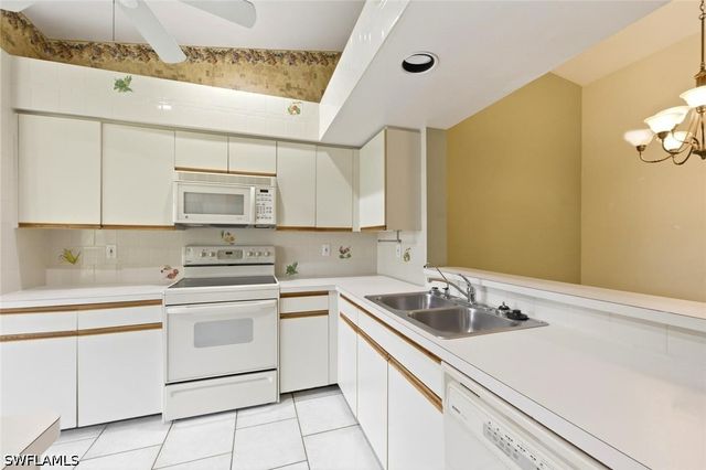 7380 Saint Ives WAY 1305, Naples, FL 34104