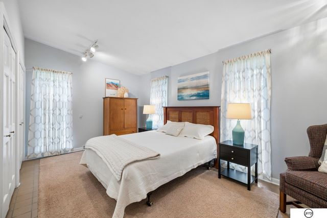 6446 W Shore Drive, Lincoln, NE 68516