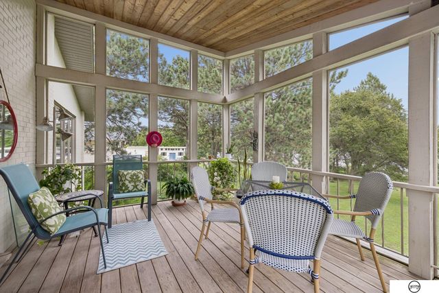 6446 W Shore Drive, Lincoln, NE 68516