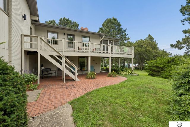 6446 W Shore Drive, Lincoln, NE 68516