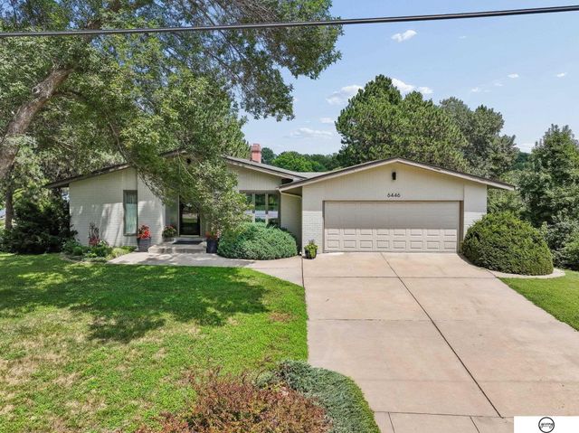 6446 W Shore Drive, Lincoln, NE 68516