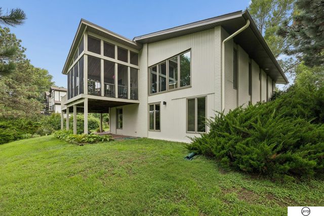 6446 W Shore Drive, Lincoln, NE 68516