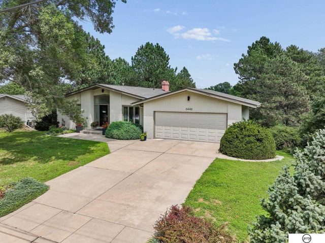 6446 W Shore Drive, Lincoln, NE 68516