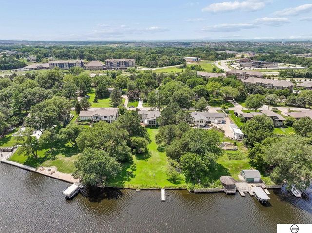 6446 W Shore Drive, Lincoln, NE 68516