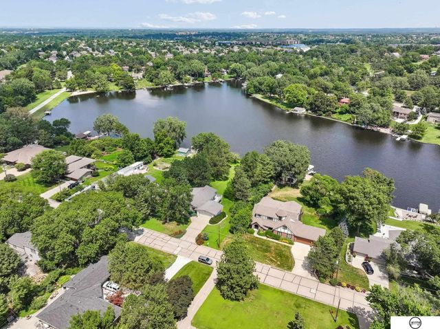 6446 W Shore Drive, Lincoln, NE 68516