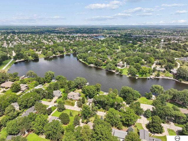 6446 W Shore Drive, Lincoln, NE 68516