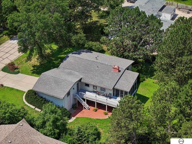 6446 W Shore Drive, Lincoln, NE 68516