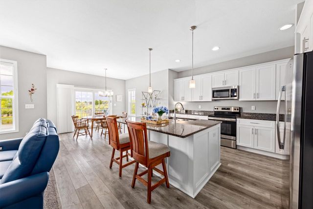 W200N4949 Tamarind WAY, Menomonee Falls, WI 53051