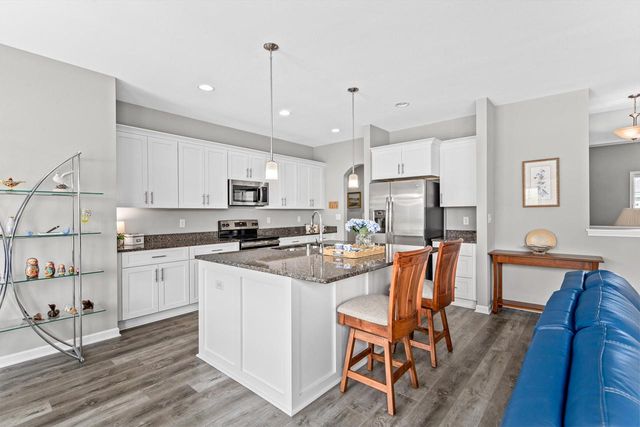 W200N4949 Tamarind WAY, Menomonee Falls, WI 53051