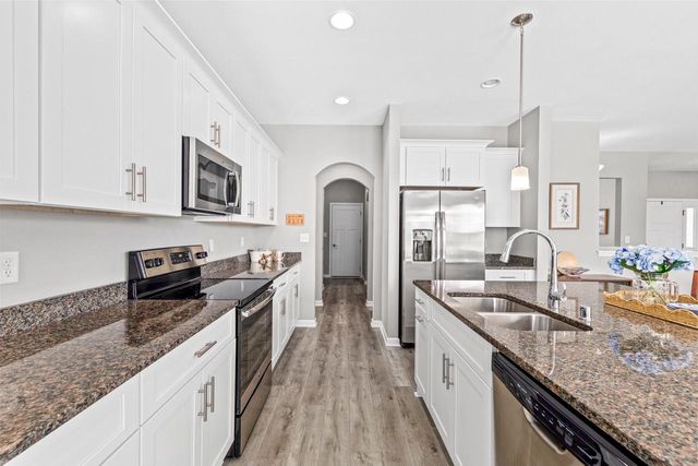 W200N4949 Tamarind WAY, Menomonee Falls, WI 53051