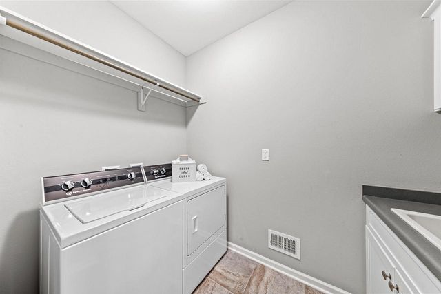 W200N4949 Tamarind WAY, Menomonee Falls, WI 53051