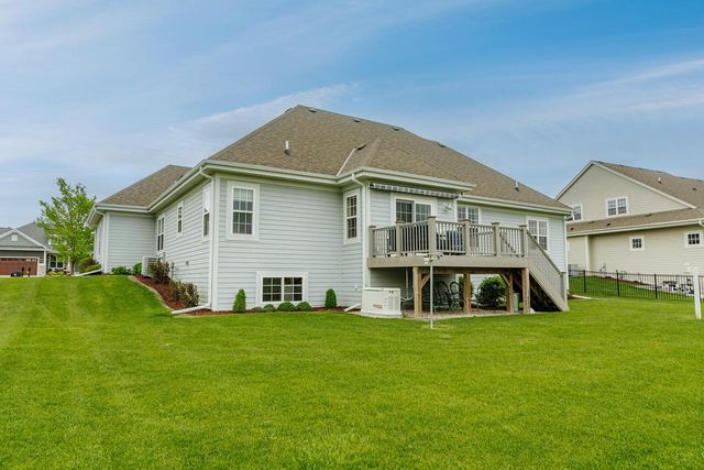 W200N4949 Tamarind WAY, Menomonee Falls, WI 53051