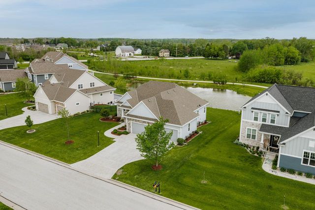 W200N4949 Tamarind WAY, Menomonee Falls, WI 53051