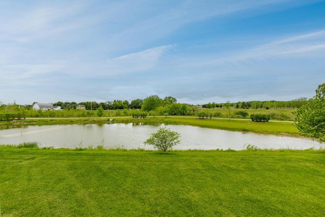 W200N4949 Tamarind WAY, Menomonee Falls, WI 53051