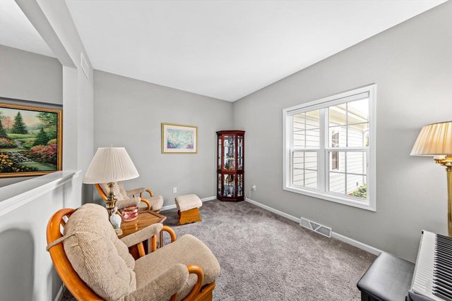W200N4949 Tamarind WAY, Menomonee Falls, WI 53051