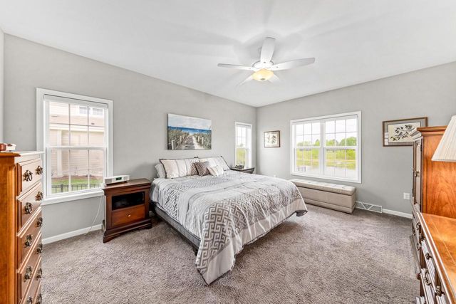 W200N4949 Tamarind WAY, Menomonee Falls, WI 53051