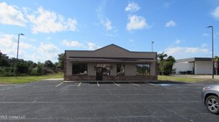 2011 E Pass Road, Gulfport, MS 39507