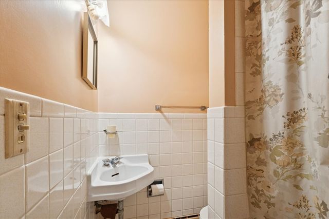 2016 Lake Street, Holland, MI 49424