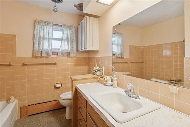 2016 Lake Street, Holland, MI 49424