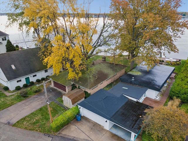 2016 Lake Street, Holland, MI 49424