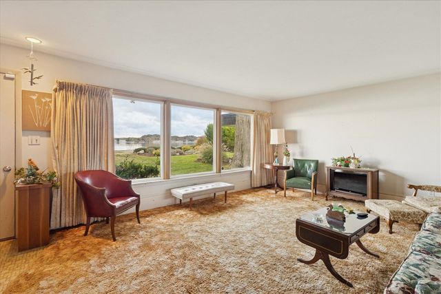 2016 Lake Street, Holland, MI 49424