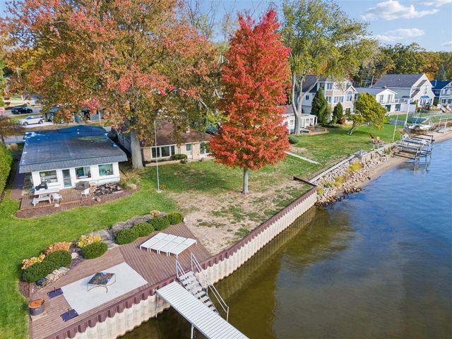 2016 Lake Street, Holland, MI 49424