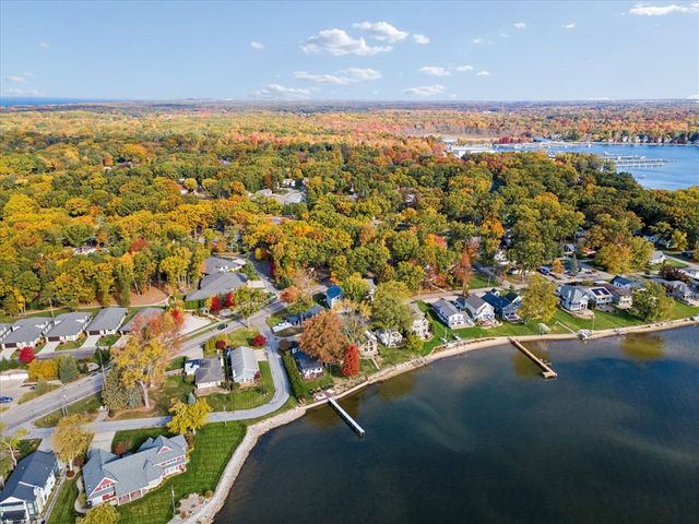 2016 Lake Street, Holland, MI 49424