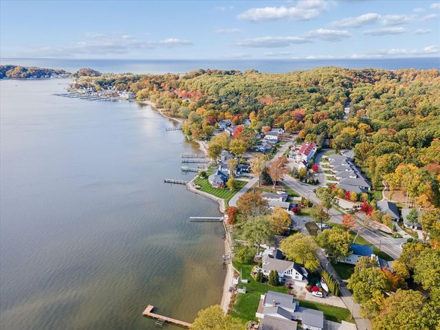 2016 Lake Street, Holland, MI 49424