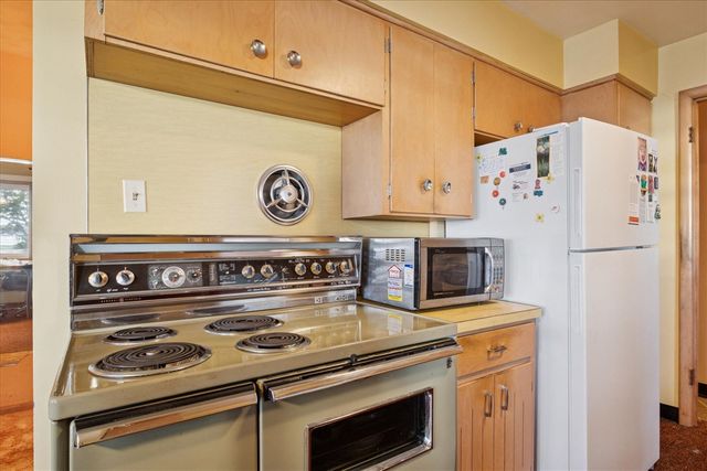 2016 Lake Street, Holland, MI 49424