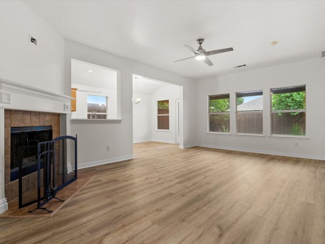 4524 Grassy Glen Drive, Fort Worth, TX 76244