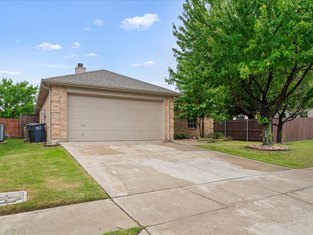 4524 Grassy Glen Drive, Fort Worth, TX 76244