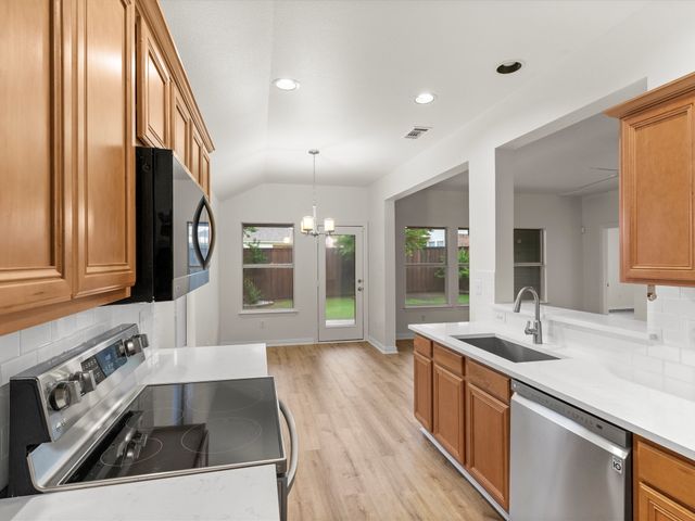 4524 Grassy Glen Drive, Fort Worth, TX 76244