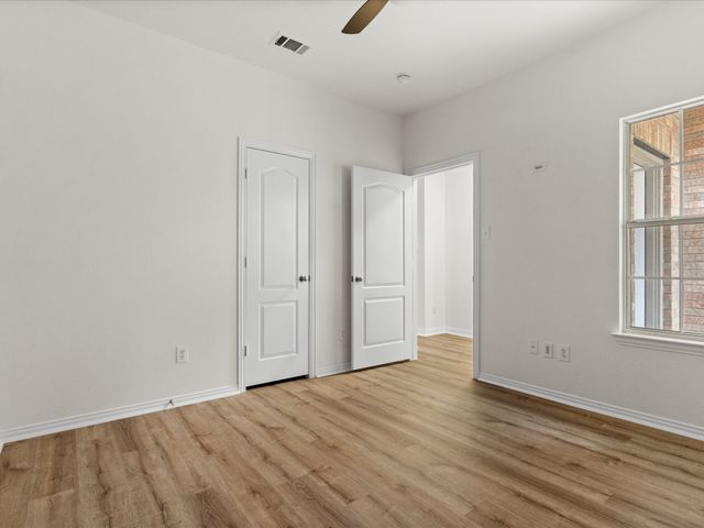 4524 Grassy Glen Drive, Fort Worth, TX 76244