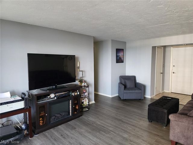 12900 Lake Avenue 707, Lakewood, OH 44107