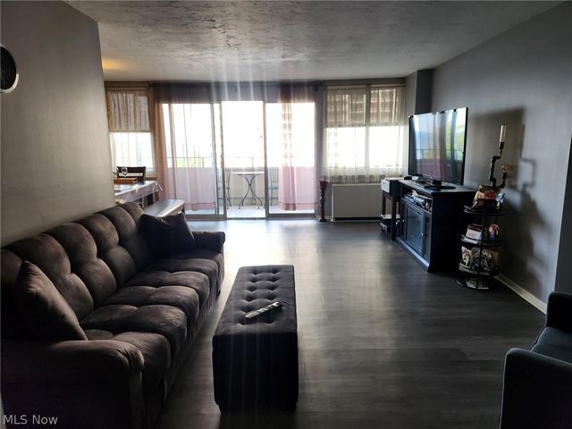 12900 Lake Avenue 707, Lakewood, OH 44107