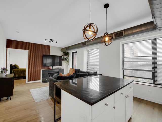 4537 S Drexel Boulevard 503, Chicago, IL 60653