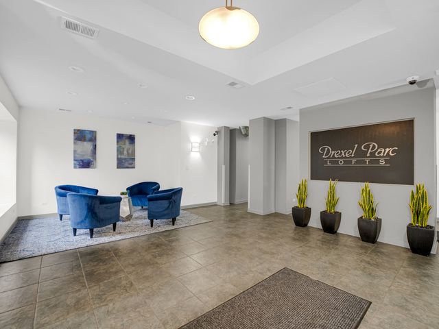 4537 S Drexel Boulevard 503, Chicago, IL 60653