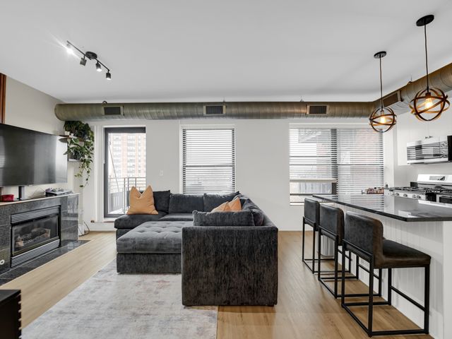 4537 S Drexel Boulevard 503, Chicago, IL 60653