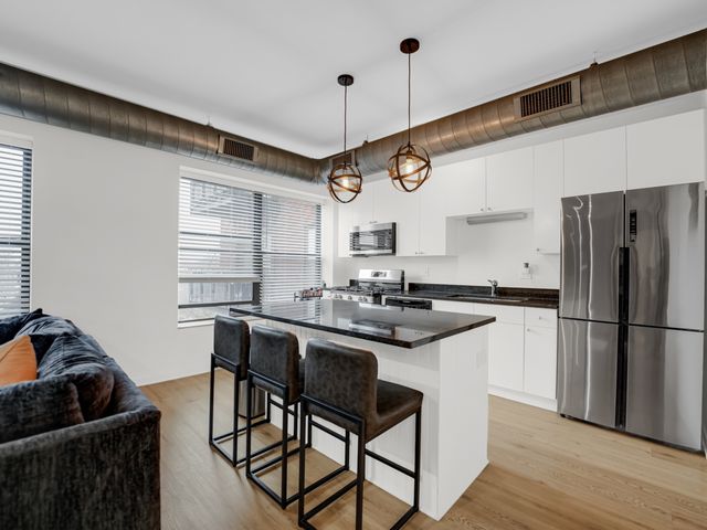 4537 S Drexel Boulevard 503, Chicago, IL 60653