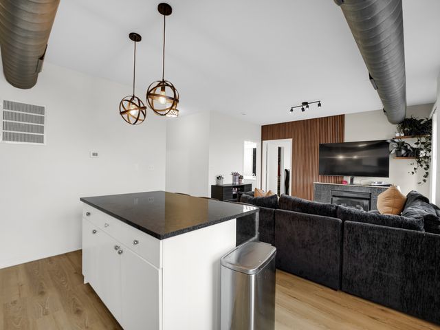 4537 S Drexel Boulevard 503, Chicago, IL 60653