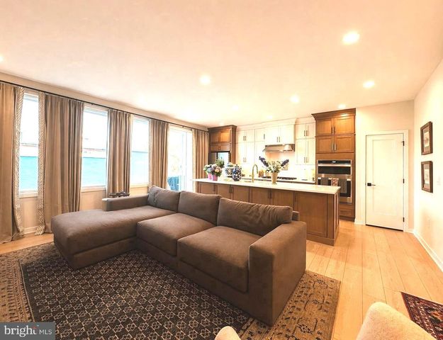 174 MAHOGANY LN, King Of Prussia, PA 19406