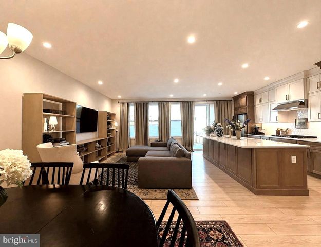 174 MAHOGANY LN, King Of Prussia, PA 19406