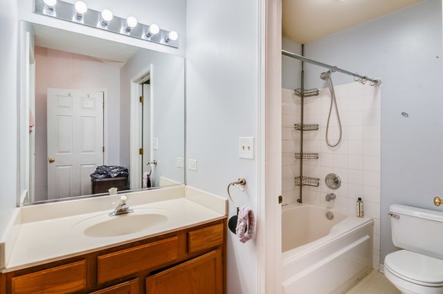 8257 Ripple Ridge, Darien, IL 60561