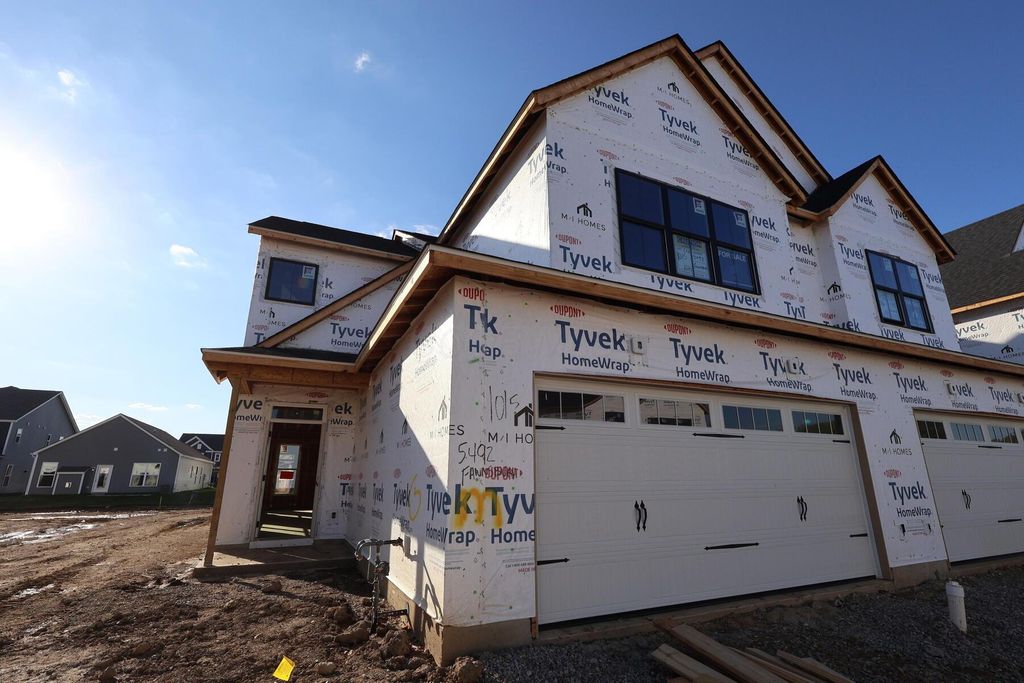 5492 Fawnsbury Court, Powell, OH 43065