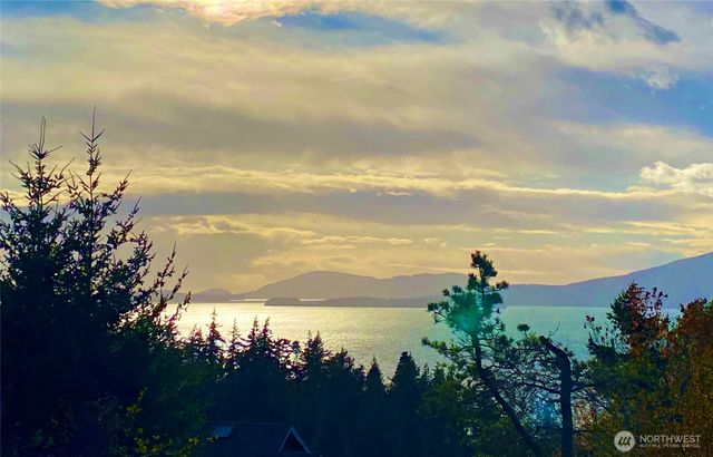 417 Arbutus Place, Bellingham, WA 98225