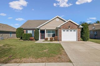 1467 Woodside Dr, Lebanon, TN 37087