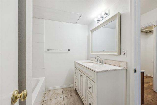 505 W 7th ST 105, Austin, TX 78701