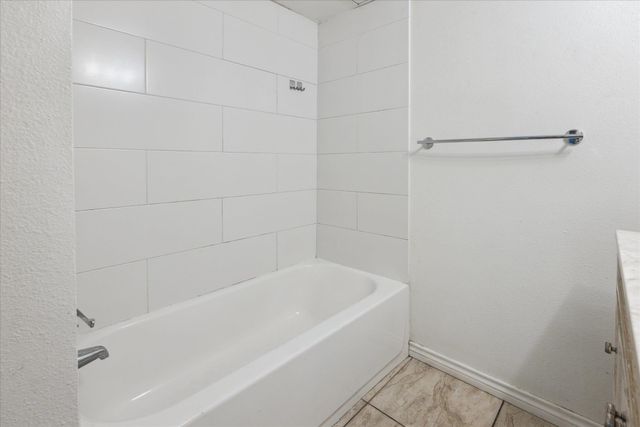 505 W 7th ST 105, Austin, TX 78701