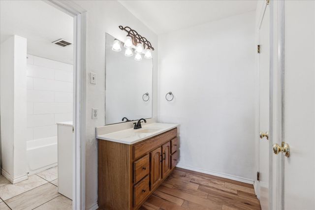 505 W 7th ST 105, Austin, TX 78701