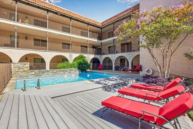 505 W 7th ST 105, Austin, TX 78701